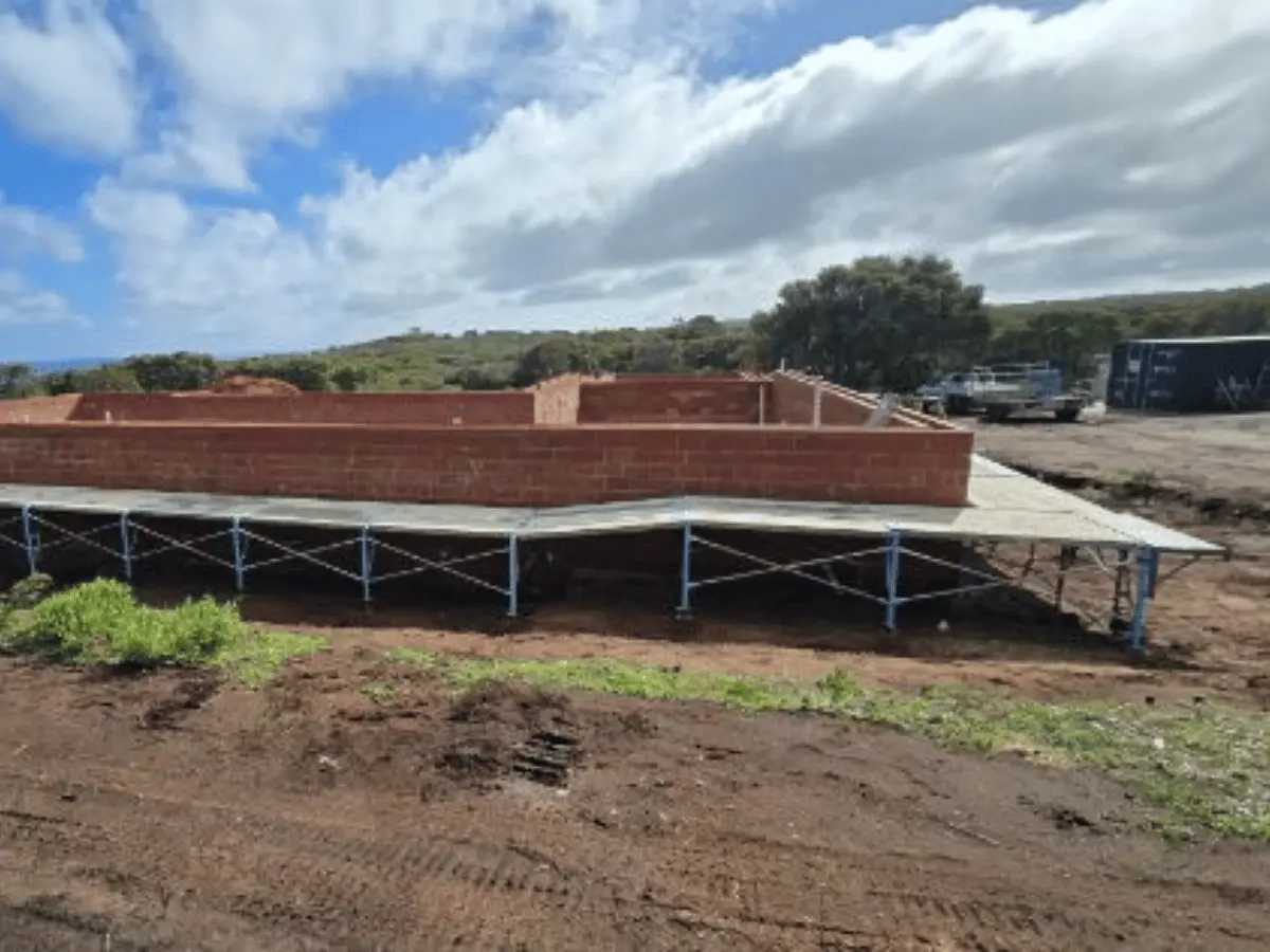 Bracket scaffold kit configured for a small renovation job